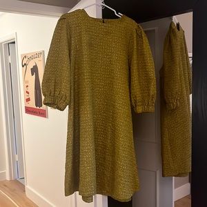 Never worn Masai( brand) dress, size xtra large.Color: chartreuse.